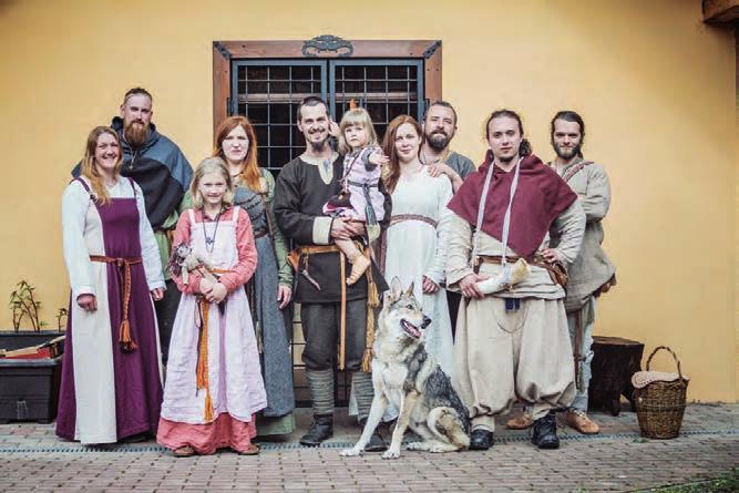 kračujeme ve spolupráci s Brumovským sdružením a jejich amatérským filmem. V létě jsme strávili nedělní odpoledne ve Smolině a užili si natáčení bojových scén.