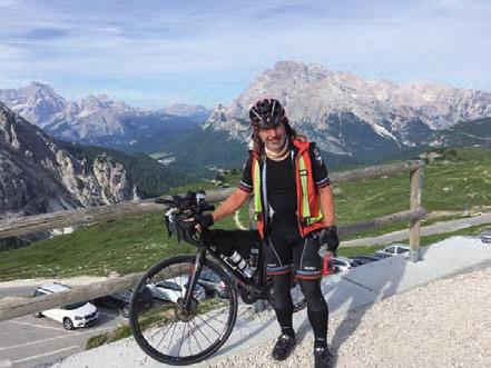 Cizí podpora účastníkům je zakázána. Trasa tohoto silničního závodu vedla přes 20 legendárních průsmyků Dolomit mezi regiony Veneto, Lombardie, Trentino a Friuli Venezia Giulia.