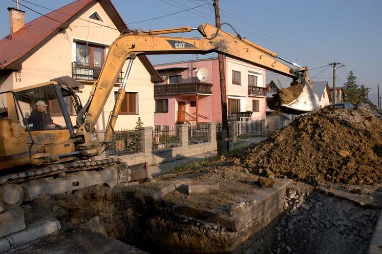 Projekt bol realizovaný 3 hlavnými aktivitami pozostávajúcimi z rekonštrukcie kanalizácie na ulici Švermova, z rozšírenia kanalizácie na ulici Bystrická, Partizánska a Fučíkova a intenzifikácie ČOV