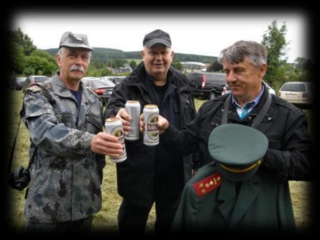 Possecku kolegů Werner Wagnera a Hans Fischera, Hermana Bosche, Wolfganga Rödela a dalších německých