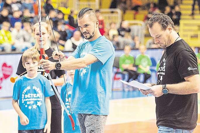 Vítězslav Hertel Běžec Jakub Holuša, který začínal vsokole Opava, se vzávěru minulého roku ukázal vprostějově na akci Sportovní hvězdy dětem Olomouckého kraje.