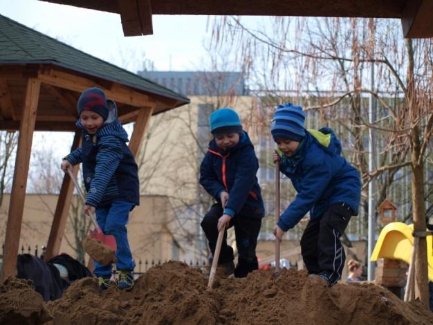 dostaly od jarní víly a ještě mnoho dalších potřebných prací.