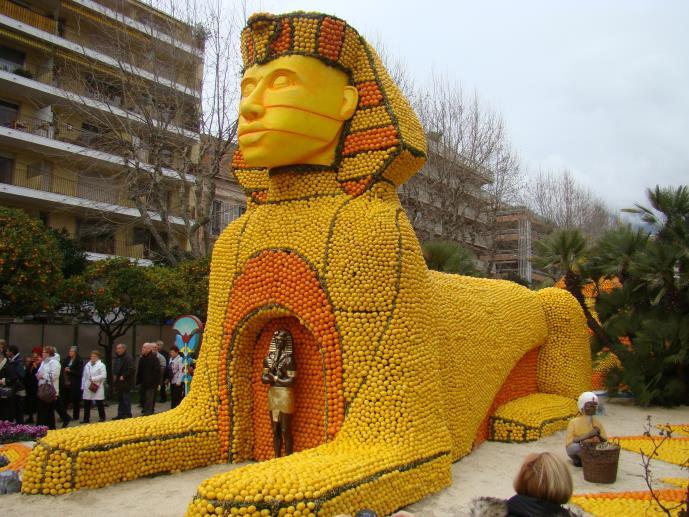 Karneval v Nice a slávnosť citrusov MENTON MONACO ANTIBES NICE CANNES Nice kráľovná francúzskej riviéry, mesto veľkolepých osláv, festivalov, palácov a kasín.