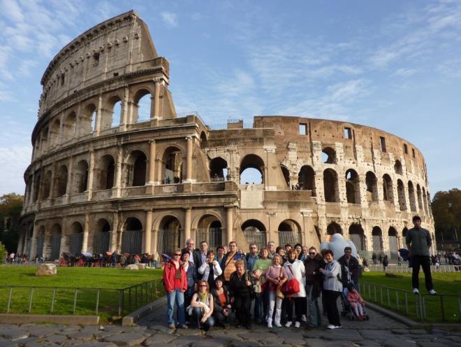 Rím večné mesto Jedno z najväčších a najkrajších miest Európy a zároveň najnavštevovanejších a najromantickejších miest sveta.