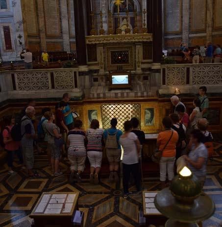 Rímskej ríše. Pokračovali sme ku Kapitolu. Je to najvyšší a najznámejší zo siedmich pahorkov, na ktorých bol vybudovaný staroveký Rím.