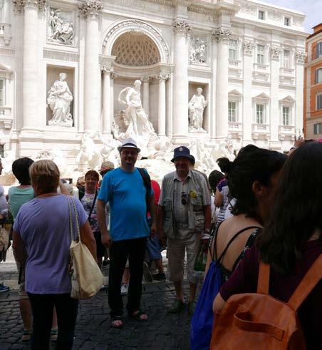 Pri fontáne di Trevi Panteón návštevou Katedrály Santa Vergine Maria Assunta z 12.