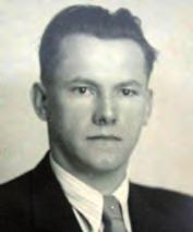 U Bradáčových nalezl během dubna 1942 dočasný azyl velitel paraskupiny OUT DIS TANCE npor. Adolf Opálka. Adolf Bradáč se znal s kaplanem Vladimírem Petřkem a farářem Václavem Čiklem.