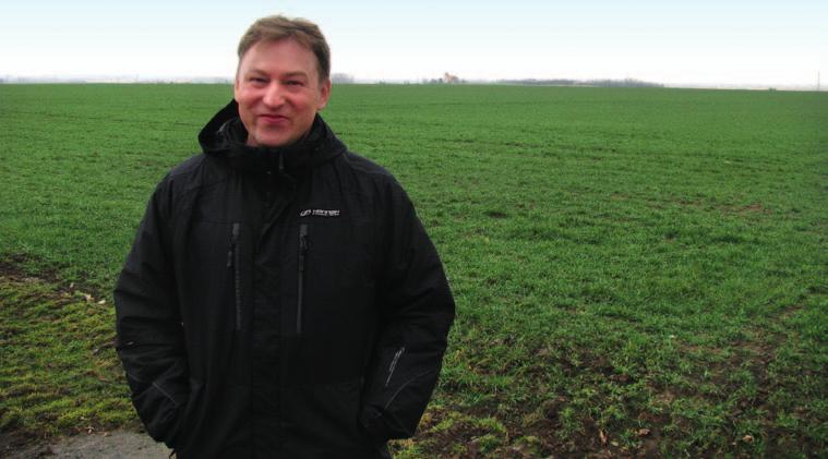 Registrované odrůdy ozimé pšenice firmy Selgen Poznatky z praxe UNIAGRO, s.r.o., Ing. Vladimír Fröhlich Firma UNIAGRO, s.r.o. je zemědělská společnost zabývající se klasickou zemědělskou rostlinnou a živočišnou výrobou, množením osiv a dále prodejem a servisem zemědělské techniky a zařízení.