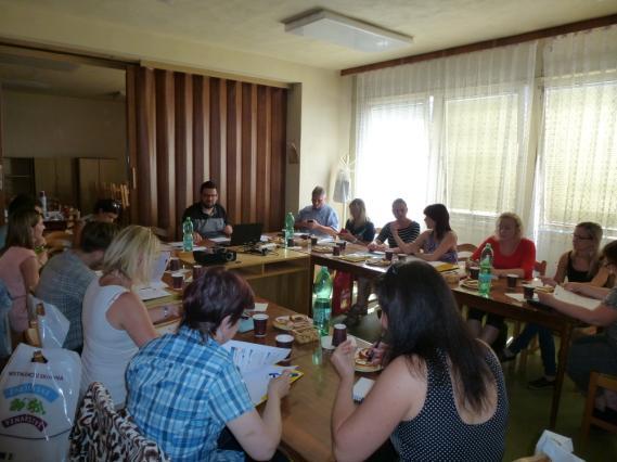 zasedání Řídícího výboru projektu MAP v ORP Znojmo v Agrodomě. MAS Znojemské vinařství v ORP Znojmo v rámci projektu MAP uspořádala 2 semináře, které se konaly dne 24.