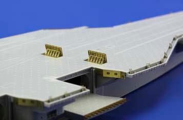 FOTOLEPTY 17029 USS Nimitz CVN-68 1/700 Trumpeter 73398 F9F-2 S.A.