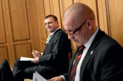 22 Euro 11 12. března 2012 PERSONÁLNÍ VELETOČE Specifickou kapitolou pak je Bártova personální politika. S Bártou na ministerstvo nastoupili dva klíčoví náměstci.