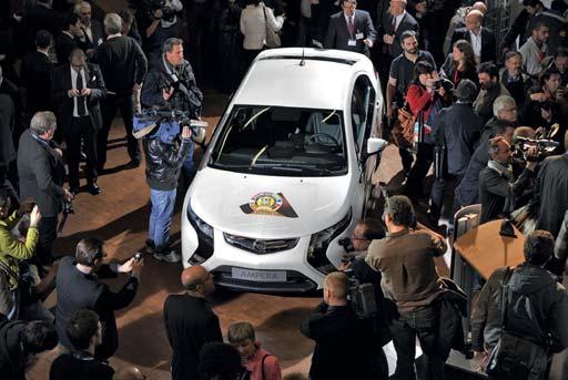 www.euro.cz 49 automobilový průmysl global tři roky před bankrotem v roce 2009 odmítlo možnost připojení se k alianci Renault-Nissan, aby těsně před kolapsem přišlo s marným prosíkem za vedením Fordu.