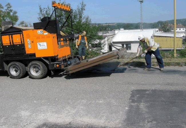 bourání, demoliční práce doprava materiálu vozidly s hydraulickou rukou a