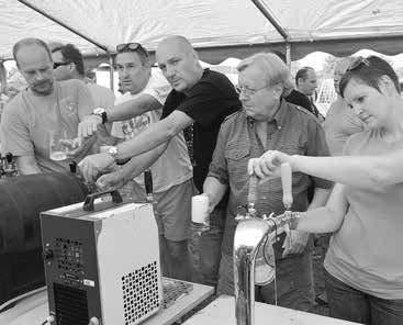 Máme tady různé pivo z celé země. Můžu jmenovat třeba pivovary Trutnov, Kácov, Rohozec nebo Kout na Šumavě.