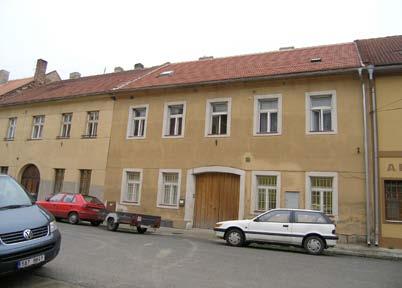 Před dodáním optiky do pražské laboratoře se podařilo zajistit její na svou dobu významnou rekonstrukci.
