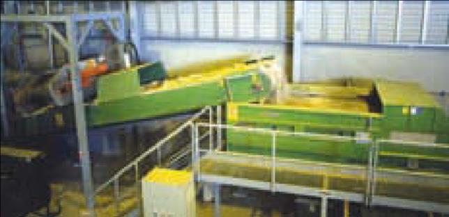 Specialista na oddělování neželezných kovů The specialist for NF-metals separation Provedení Construction IFE - Eddy Current Separator se skládá z dopravního pásu vybavený dvěma řemenicemi.