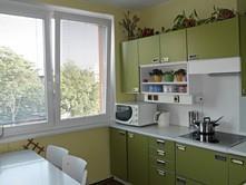 NABÍDKOVÁ CENA: 4 420 000,- Kč 3) Byt 2+1, Troilova, Praha 10, podlahová plocha 57 m 2 Jedná se o byt 2+1 s lodžií 59 m2, DV, ležící hned na okraji Malešického parku.
