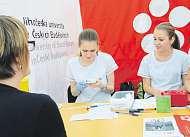 Anglistika-Bohemistika na Filozofické fakultě. Podle svých slov se do klubu chodí nejraději odreagovat hrnkem kávy nebo čaje po dlouhém a náročném dni stráveném na fakultě.