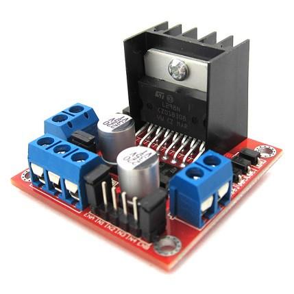 1.8. Ovládání H-můstku H-můstek je elektrický obvod sestavený z tranzistorů určený pro řízení stejnosměrného motoru. Obvykle se prodávají integrované obvody či moduly, které obsahují dva H můstky.