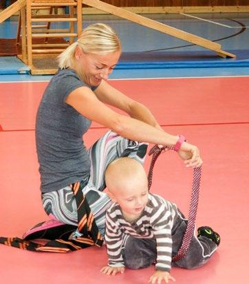 PRŮPRAVNÁ ČÁST Pro větší motivaci cvičí děti proti sobě, rodič proti