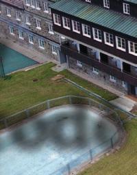 Nákup vily městskou částí byla jediná cesta, jak zachovat vilu včetně velmi cenného vybavení a památek na její slavné obyvatele na autentickém místě a pohromadě.