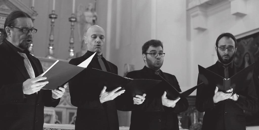 Soubor Cantar Lontano se pod vedením Marca Mancoboniho věnuje znovuobjevování a provádění vokální, především duchovní hudby baroka a renesance.