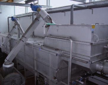 WASTE WATER Solutions Separace písku ROTAMAT kompaktní zařízení Ro 5 Kompletní mechanické předčištění v jednom zařízení česle s průlinami 0,5-10mm podélný lapák písku se zaručenou účinností separace