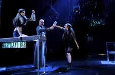 Premiéry / Macbeth William Shakespeare Macbeth Premiéra 18. března 2017 Nové uvedení klasického textu je realizováno v ryze současných reáliích a koncipováno jako zrod moderního tyrana.