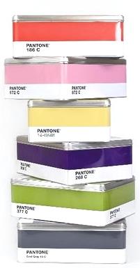 CMYK na PANTONE nebo RAL Převod, který by měl být ještě pod kontrolou originálních vzorníků Pantone nebo RAL.
