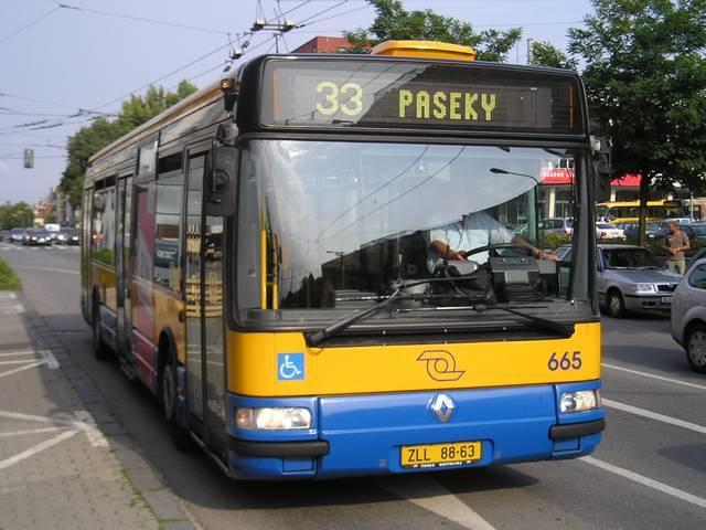 UTB ve Zlíně, Fakulta managementu a ekonomiky 48 typ autobusu počet kusŧ prŧměrné stáří v letech sólovozy 27 9,7 B731 1 20,0 Citybus/Citelis 12m 19 9,3 Citelis 10,5m 1 1,0 SOR B9,5 6 11,0 kloubové
