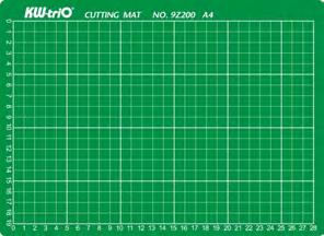 Řezací podložka KW-Trio A4 Řezací podložka KW-Trio A3 Kód: kwcutmat4 Kód: kwcutmat3 Řezací podložka pro formát A4. Rozměry 22 30 cm.