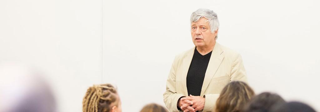studium HODNOCENÍ VÝUKY STUDENTY Hodnocení výuky studenty doznalo zásadní změny v akademickém roce 2005/2006, kdy poprvé proběhlo elektronicky.