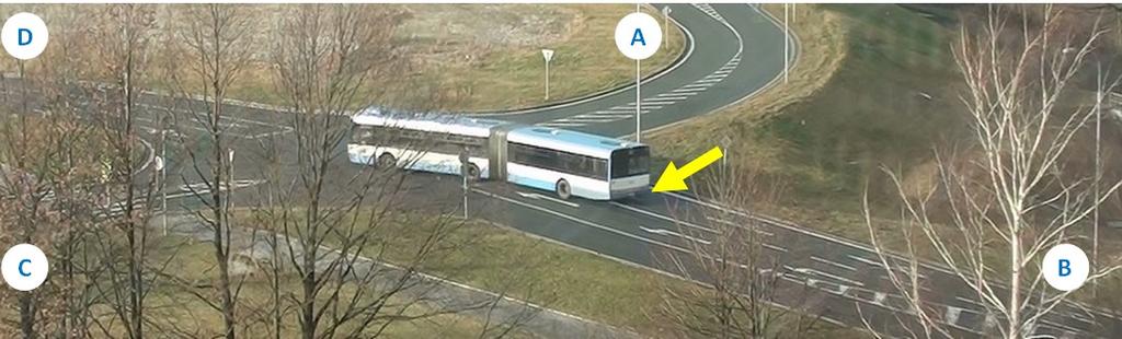 Jak již bylo řečeno, jedná se o řidiče autobusů, kteří vjíždějí do ramene C (směrem k obratišti autobusů, kde je umístěna zastávka Opavská) a to: buď vlevo z ramene B do C (viz obr.