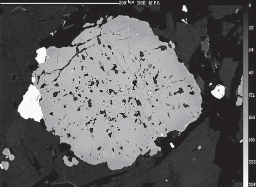 102 od několika cm až po 3 m. Celková délka těchto pruhů patrně přesahuje 20 až 25 km (Pouba 1970). Detailní petrografický popis lokality Hutisko uvádí Zimák Fojt (2002).