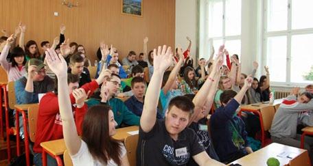 Metodiku pro pořádání diskusí mladých lidí nazvanou Den zlepšení: celodenní aktivita, diskuse mladých a informace od odborníků vypracovanou ICM Jindřichův Hradec můžete nalézt na webu Národní