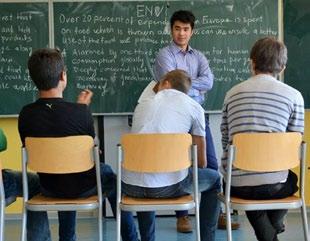 Například blok aktivit nazvaný Eurovillage měl ostatním přiblížit kultury jednotlivých zemí pomocí národních pokrmů a nápojů.