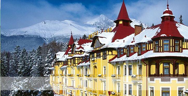 EUR v dôsledku zmeny kontraktov (ukončenie nájmu hotela Srdiečko a prenajatie hotela SKI), ktorá spôsobila časový nesúlad vo fakturácii v medziročnom porovnaní Výstavba projektu Grand Residences