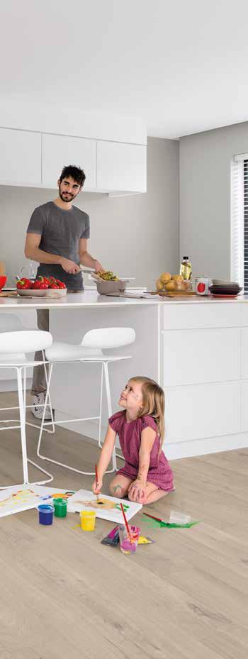 Radost na celý život Tiché, měkké a vodotěsné Tiché, měkké a 100% vodotěsné: s podlahami Quick-Step Livyn získáváte všechny výhody vinylových podlah.