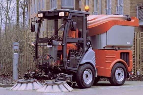 príplatková výbava kľúč hydrantu a plniaca hadica integrovaná vo vysokotlakovom vodnom systéme Sací ventilátor: - Viac lopatkový, vysokovýkonný,