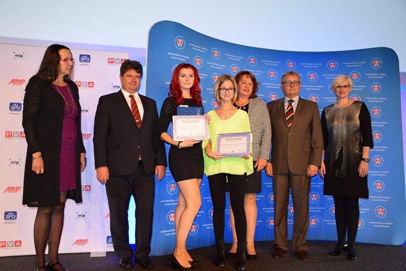 Naopak šilheřovičtí studenti se svými pedagogy v rámci výše uvedeného projektu připravil pro své kamarády z polské partnerské školy neobvyklou formu výuky, a to prostřednictvím videokonference, která