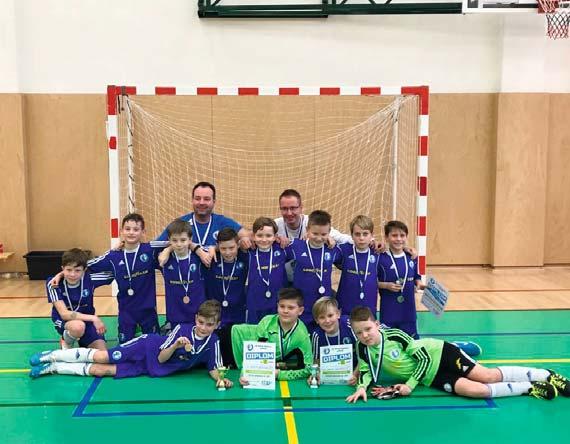 SPORT Mladší žáci navázali na předchozí turnaje úspěšně Na konci ledna 27. 1. se tým mladších žáků 2007 zúčastnil halového turnaje v ZŠ Jesenice pro ročníky narození 2007 a mladší.