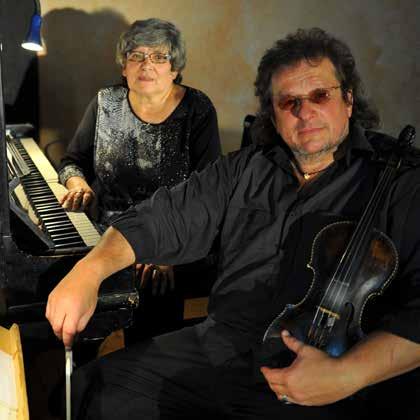 IVANA JANEČKOVÁ, MILAN BENEDIKT KARPÍŠEK květen 207 2 3 4 5 6 7 Svátek práce Zikmund Alexej, Alex Květoslav Klaudie Květnové povstání českého lidu (Významný den) Radoslav Stanislav 8.