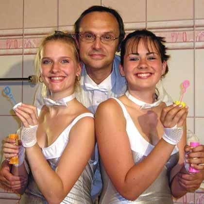 VRAŽDA V KOUPELNĚ říjen 207 23 24 25 26 Teodor Nina Beáta Erik 27 Šarlota, Zoe Pavel Kikinčuk herec a režisér, 27. 0.