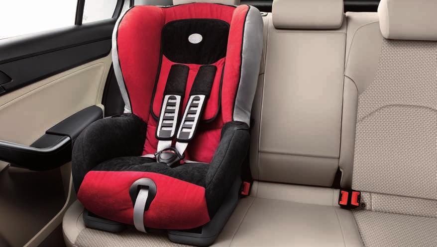 BEZPEČNOST DĚTÍ Sedačka Peke G3 Plus Dětská sedačka hmotnostních kategorií II, III (15 až 36 kg). Instalace pomocí bezpečnostního pásu vozu. Výškově nastavitelné opěradlo.