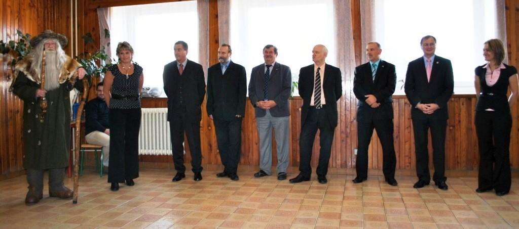 příprav na blížící se kolaudaci zateplení budov a oslavu 90 let založení školy. Snažení všech zaměstnanců, ale i mnohých studentů vyvrcholilo ve dnech 27. a 28. října 2010. Do 25.