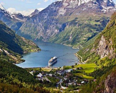 Výlety Výstup na najvyššiu horu Škandinávie 24 73% Galdhopiggen Plavba po fjorde Geiranger Plavba po