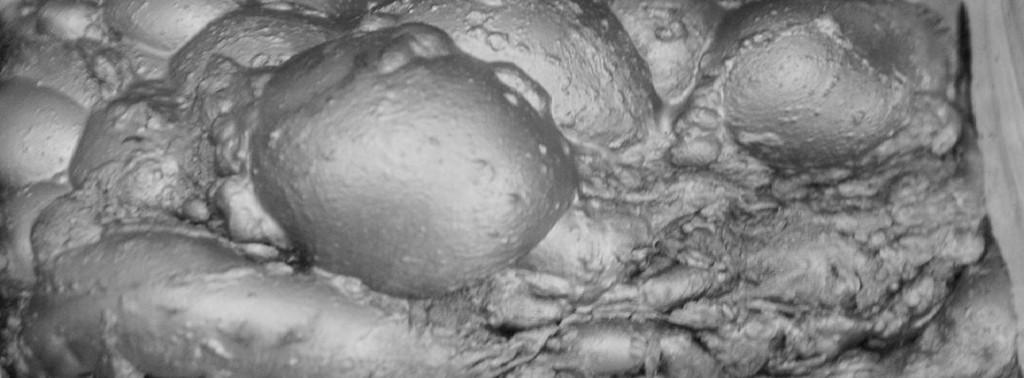 Při pozorování flotovatelnosti jednotlivých minerálů je důležité věnovat pozornost iontovému složení vody flotačního rmutu, produkty vzniklé rozpustnosti minerálů a jiné ionty by mohly ovlivňovat
