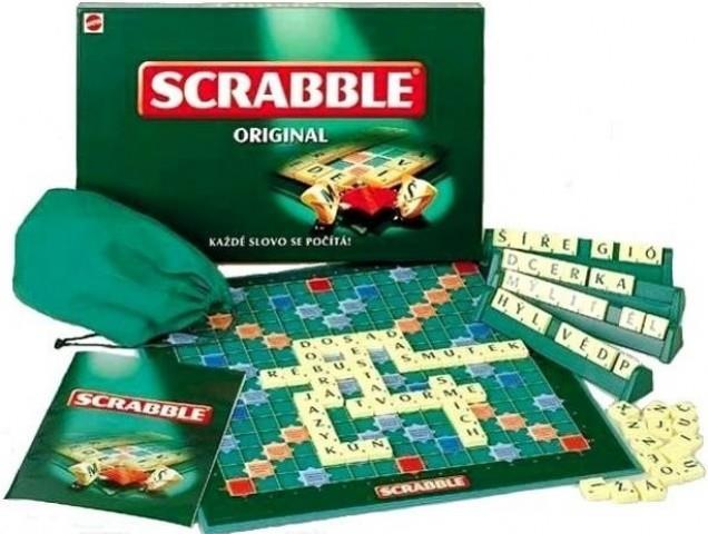 Scrabble originál Dnes už klasická a přesto stále zábavná společenská hra. Rozšiřte si svou slovní zásobu díky skládání slovíček a bavte se s celou rodinou.