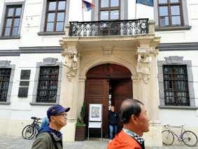 Ze Slovenska / Bratislava, Prešov, Hlohovec Šalamoun na Michalskej v rámci Bratislavského knižného festivalu bolo v bratislavských galériách otvorených viacero výstav významných ilustrátorov z