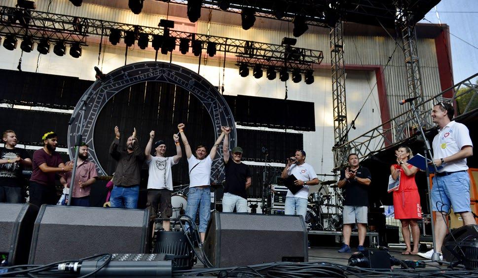 ZAJÍMAVOSTI FESTIVALU SOUTĚŽ O NEJLEPŠÍ AUTORSKOU KAPELU VYSOČINY V rámci festivalu se mohla zviditelnit i jakákoliv kapela, která působí na Vysočině. Od března začala probíhat soutěž kapel.